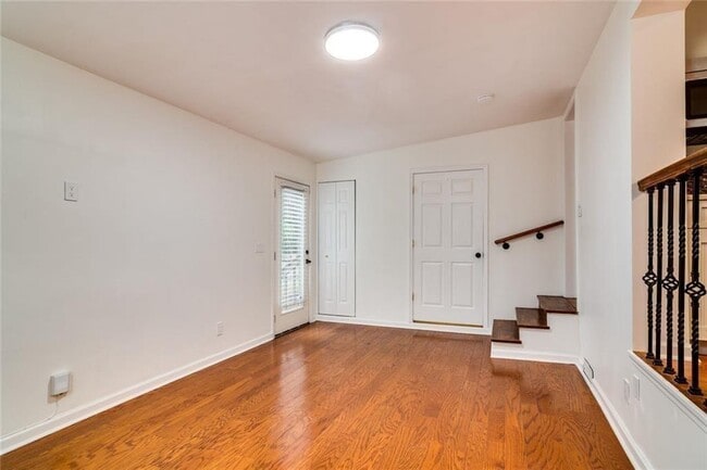 Building Photo - 1756 Dresden Dr NE