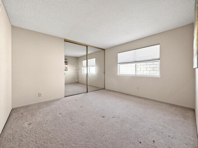 Building Photo - 76946 Kentucky Ave