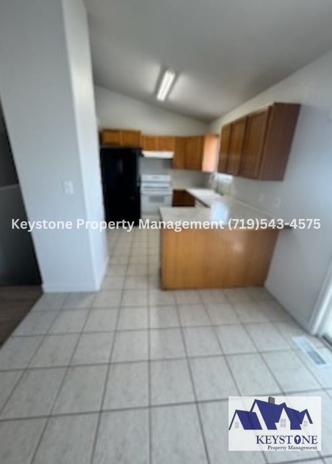 Building Photo - Back on the Market – 3 Bed / 3 Bath House in Pueblo West | $1,800