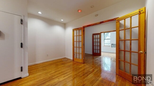Building Photo - 96 3rd Ave