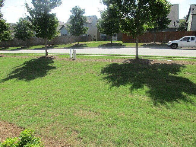 Building Photo - 2723 Morgan Glen Rd NE