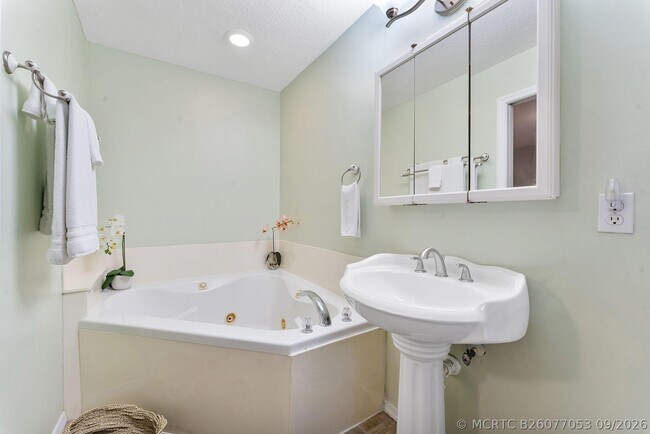 Building Photo - 1577 Thumb Point Dr