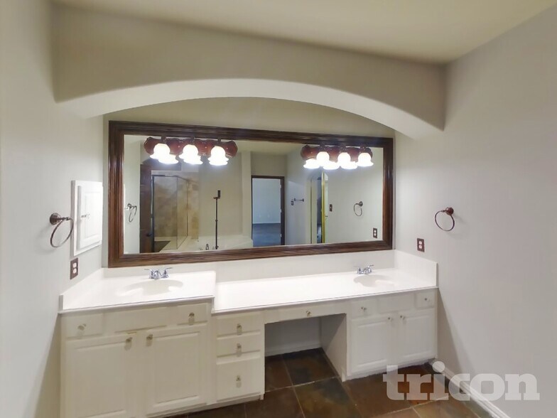 Building Photo - 10601 Waterview Pkwy