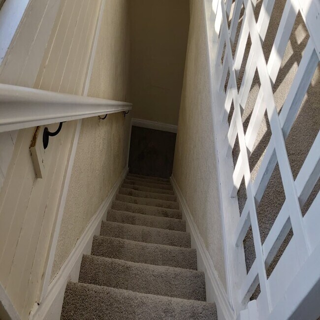 Building Photo - 1114 E 77th St