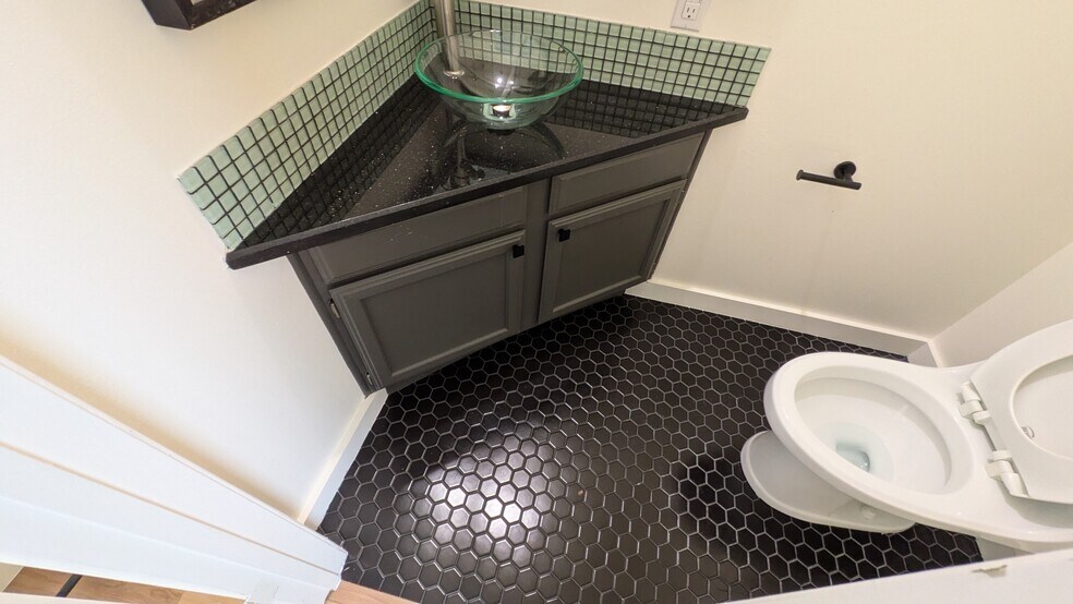 Building Photo - 3944 Buena Vista St