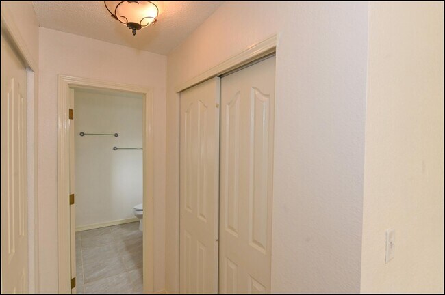 Building Photo - 648 Wind River Ave