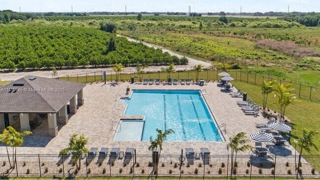 Building Photo - 1543 Jessica Blvd