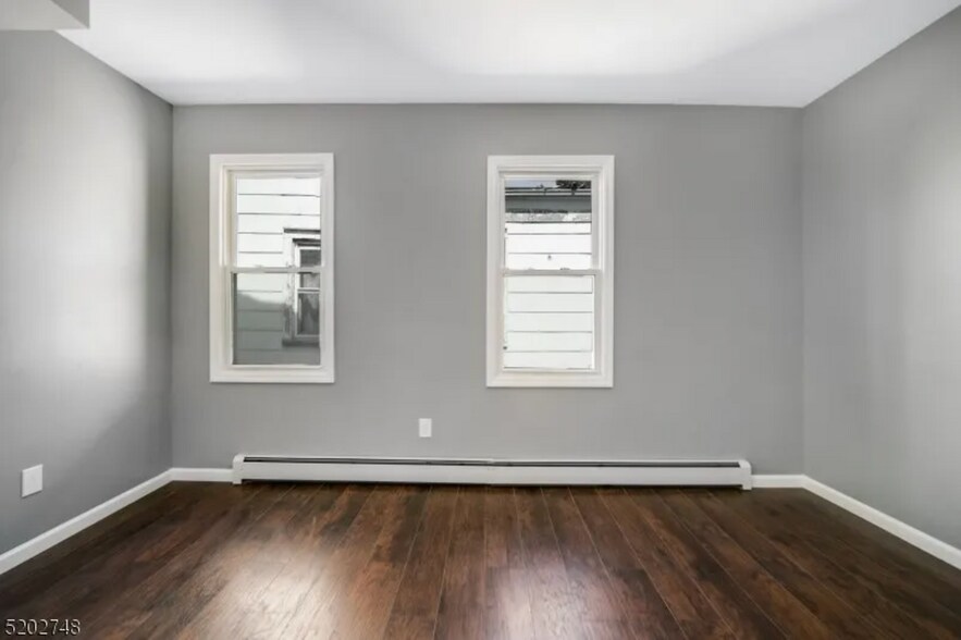 Building Photo - 106 Vermont Ave