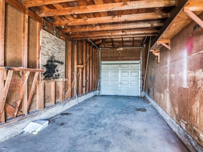 Building Photo - 2 Bedroom, 1 Bath Home in Shawnee!