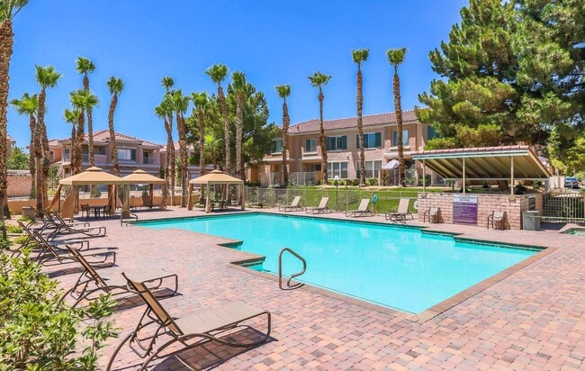 Building Photo - CUTE UPGRADED 3 BEDROOM CONDO IN HENDERSON!