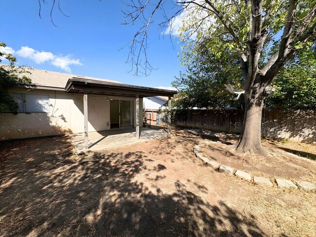 Building Photo - 8186-8188 Zinnia Place