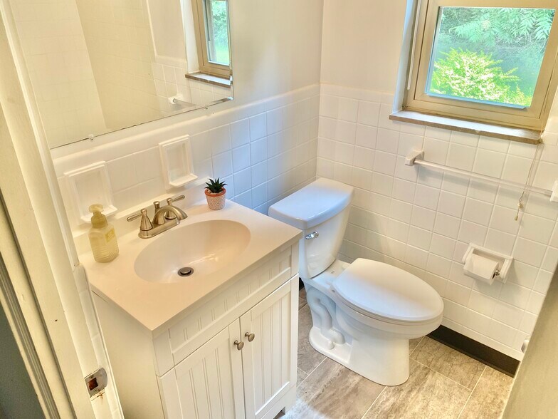 Building Photo - 210 Mount Lebanon Blvd