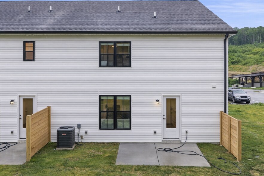 Building Photo - 9147 Rolling Stone Way