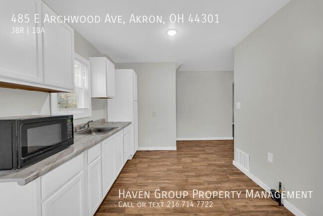 Building Photo - 485 E Archwood Ave