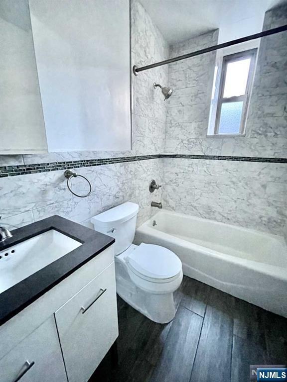 Building Photo - 855 Broad St