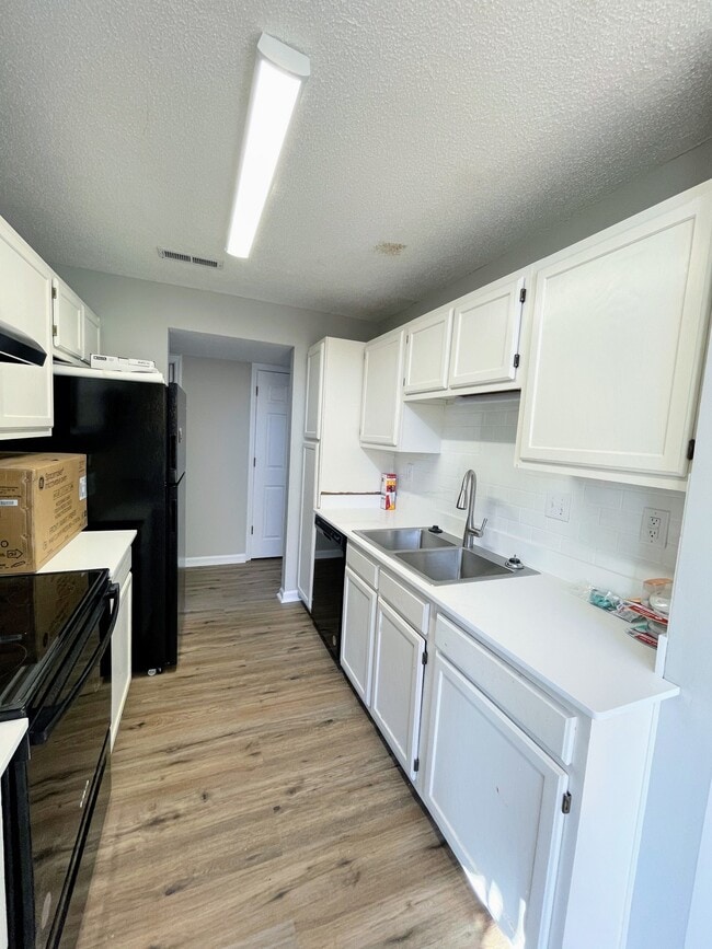Building Photo - 1085 Stones Throw Dr NW