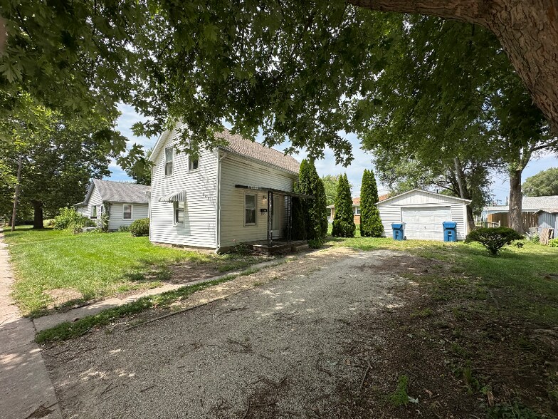 Primary Photo - 287 Greenwood Ave