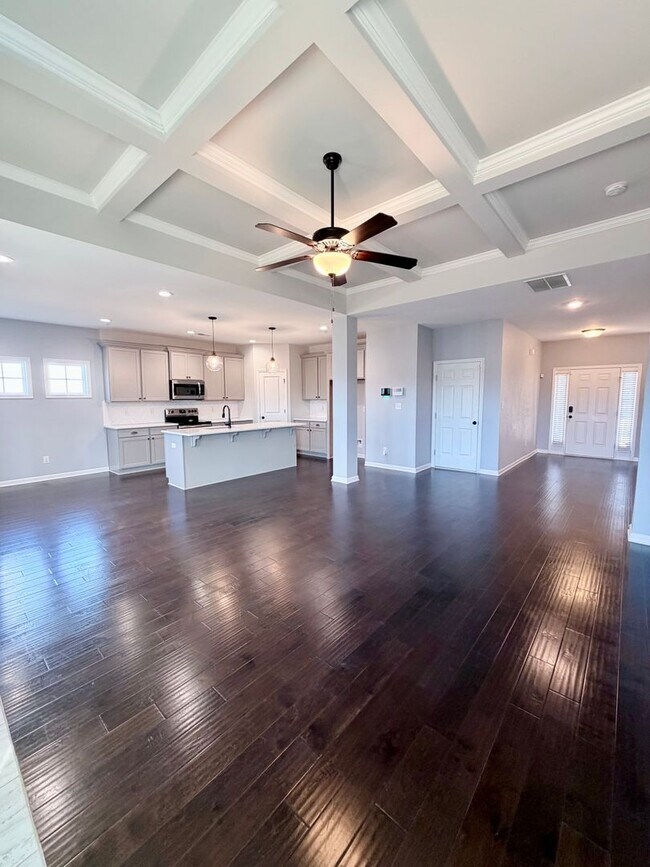 Building Photo - 215 Shoshone Cir