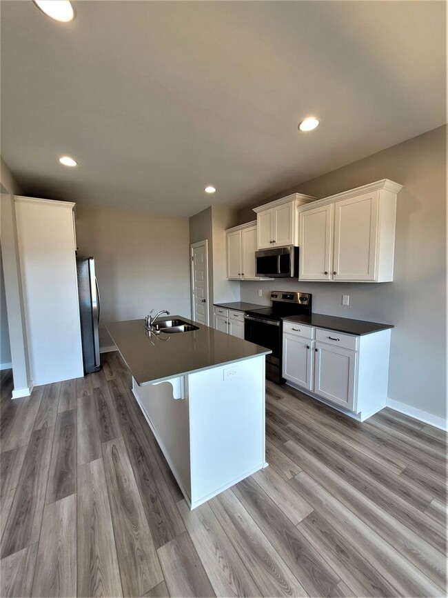 Building Photo - 161 Lena Ln