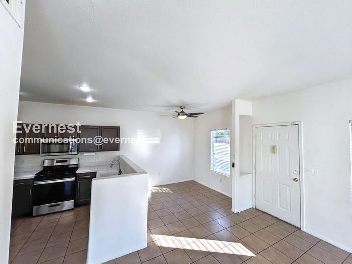 Building Photo - 5922 W Vegas Dr