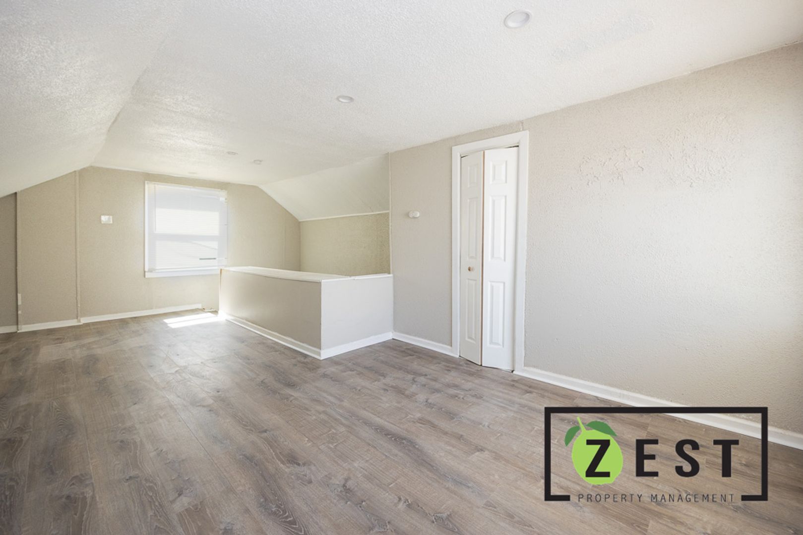 Building Photo - Fully Updated Bungalow near Henry Ford Hig...