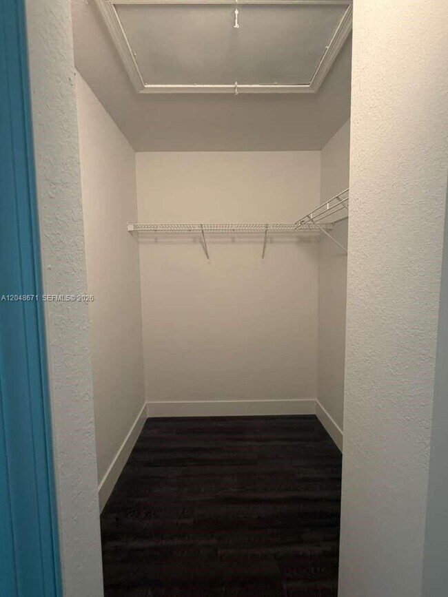 Building Photo - 1454 SE 24th Ct