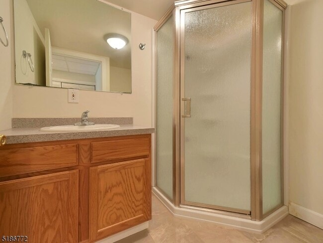 Building Photo - 89 Hill Hollow Rd