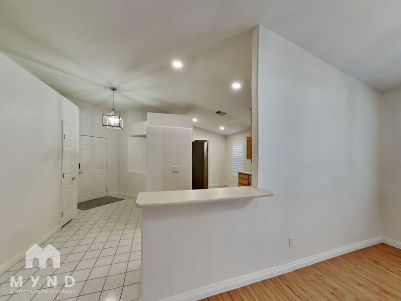 Building Photo - 5429 Sweet Shade St