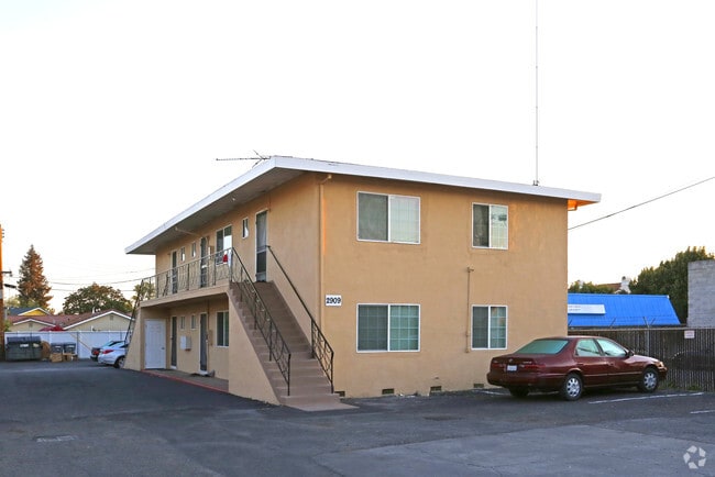 Building Photo - 2909-2919 El Camino Real
