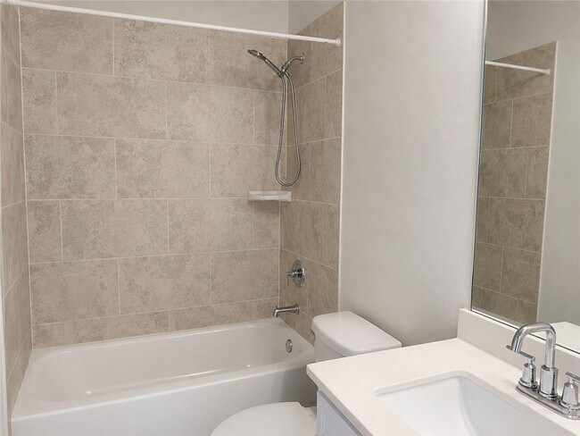 Building Photo - 580 Briard Dr
