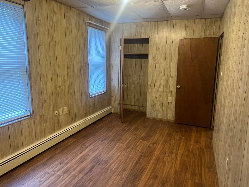 Building Photo - 128-130 Barney St