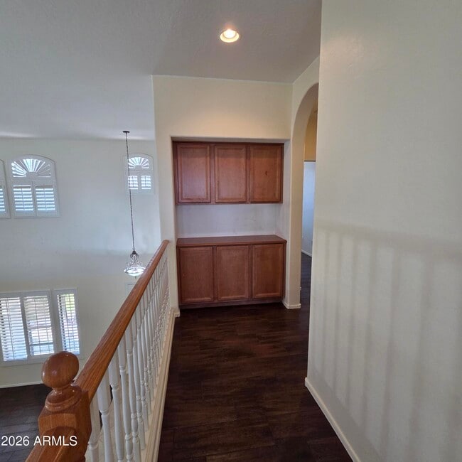 Building Photo - 2709 W Redwood Ln
