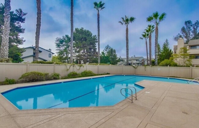 Building Photo - Woodlands South - La Jolla Townhome