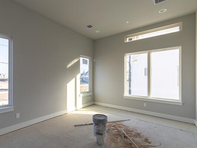 Building Photo - 2517 Hollister Rd