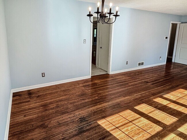 Building Photo - Spacious 3 BR/2 BA in Powder Springs!