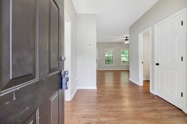 Building Photo - 75 Rock Mill Ct