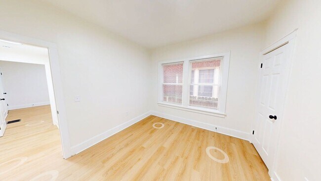 Building Photo - 978 Linwood Ave