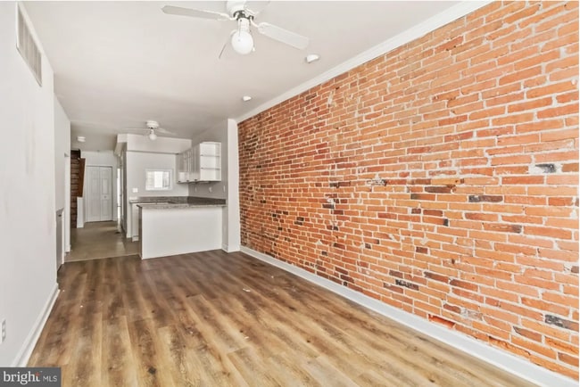 Building Photo - 1122 William St