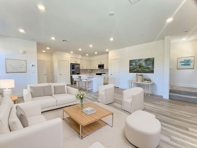 Building Photo - Gorgeous Townhome in Fremont's Niles Neigh...