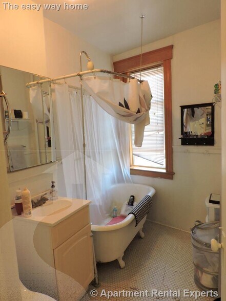 Building Photo - 97 Hancock St