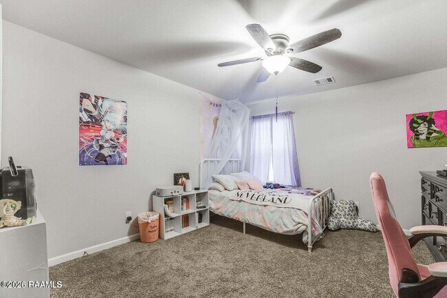 Building Photo - 135 Grace View Dr