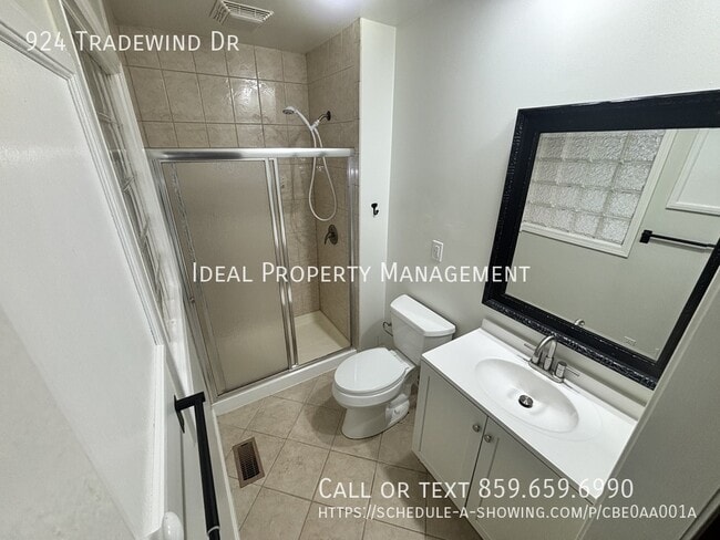 Building Photo - 924 Tradewind Dr