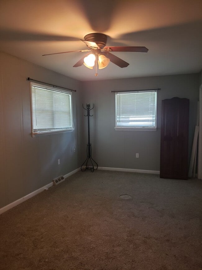 Building Photo - Beautiful Single Family Home