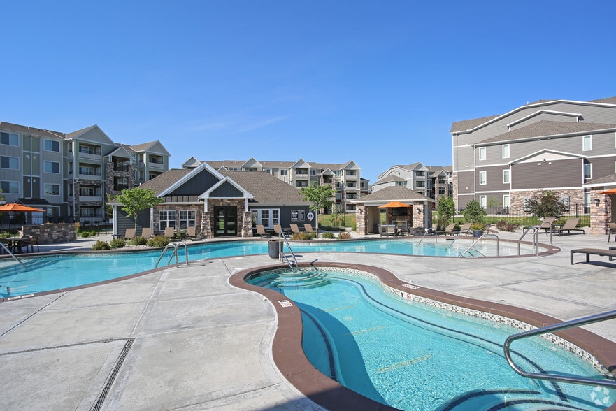 Steeplechase Apartments 311 NW 96th St Kansas City MO 64155