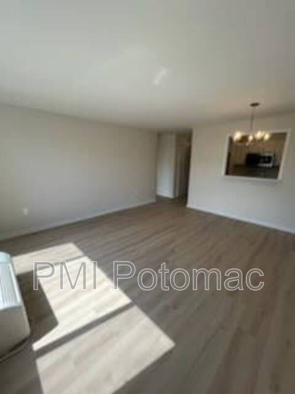 Building Photo - 2501 Calvert St NW