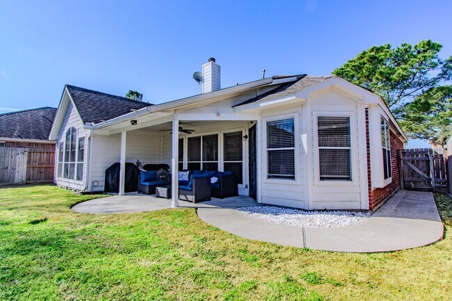 Building Photo - 20922 Clovermeadow
