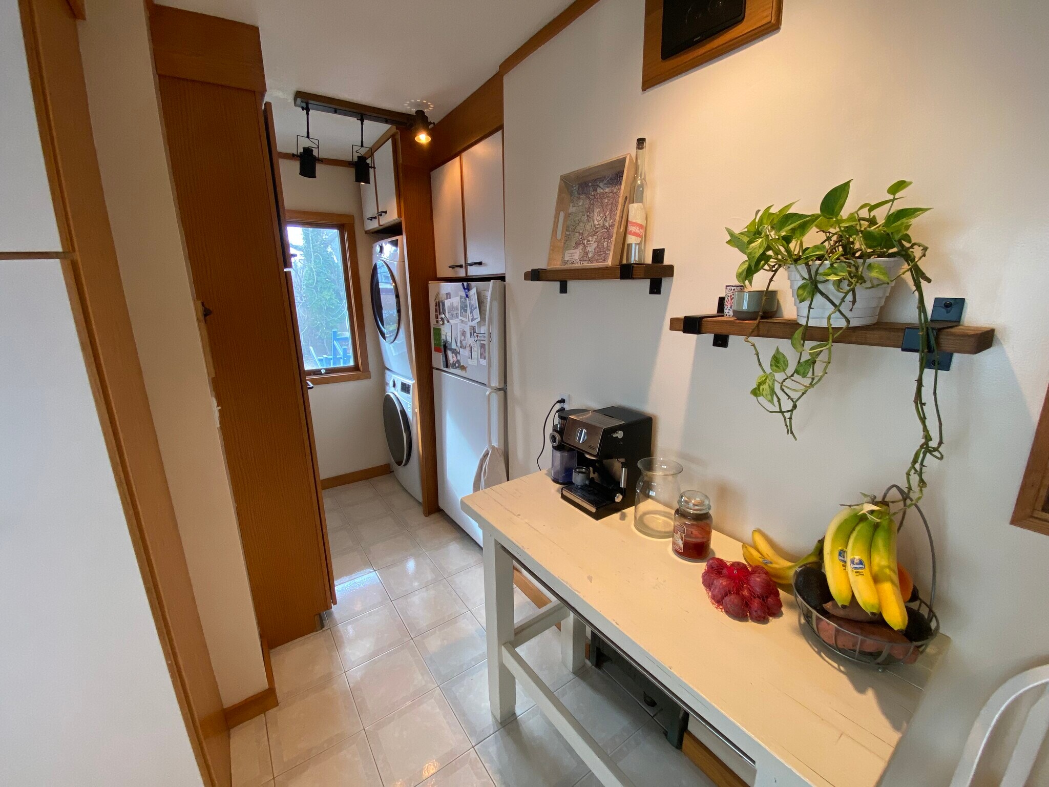 Building Photo - 23 Train St