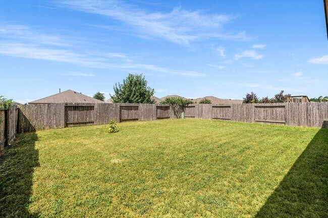 Building Photo - 119 Country Crossing Cir