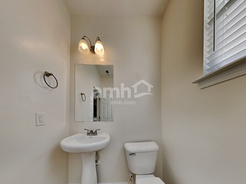 Building Photo - 306 Peters Creek Dr