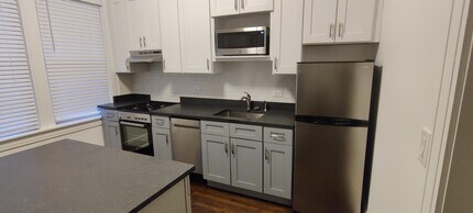 Building Photo - 3030 N. Sheridan Road